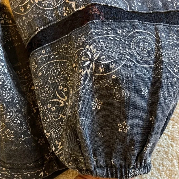 POL Black Paisley Lightweight Cotton Top (or worn as a Jacket) - Picture 5 of 13